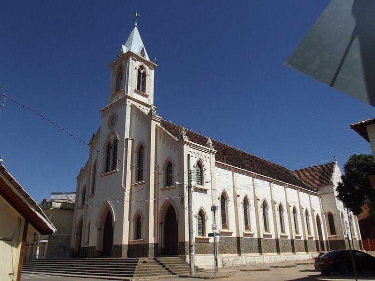 Igreja Matriz de São Sebastião — Coimbra, MG